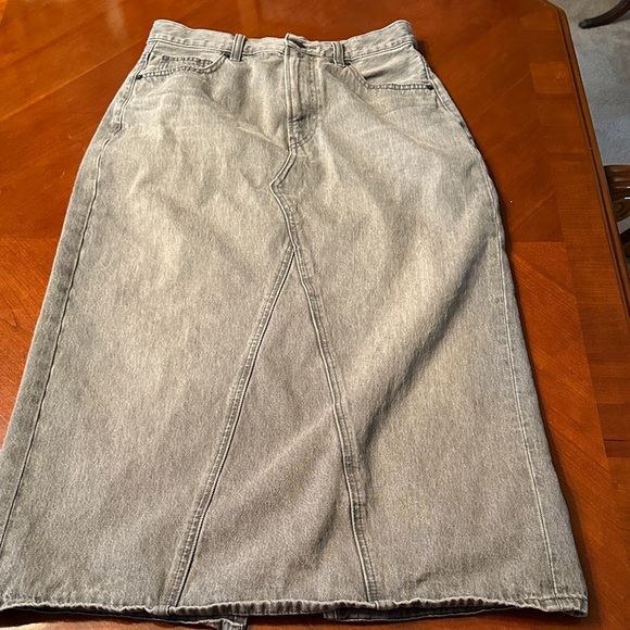 Uniqlo Dresses & Skirts - Uniqlo Women's Gray Pencil Skirt